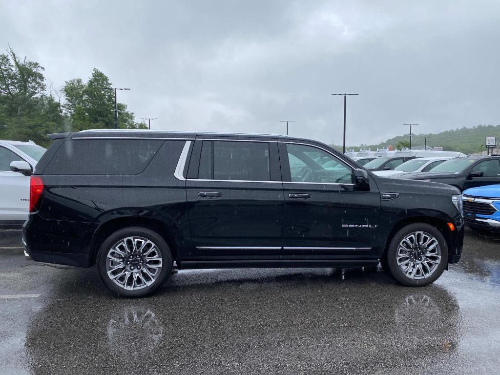 used 2024 GMC Yukon XL car, priced at $89,990