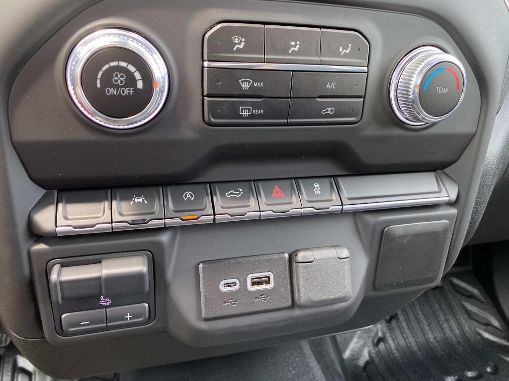 new 2025 GMC Sierra 1500 car, priced at $47,695