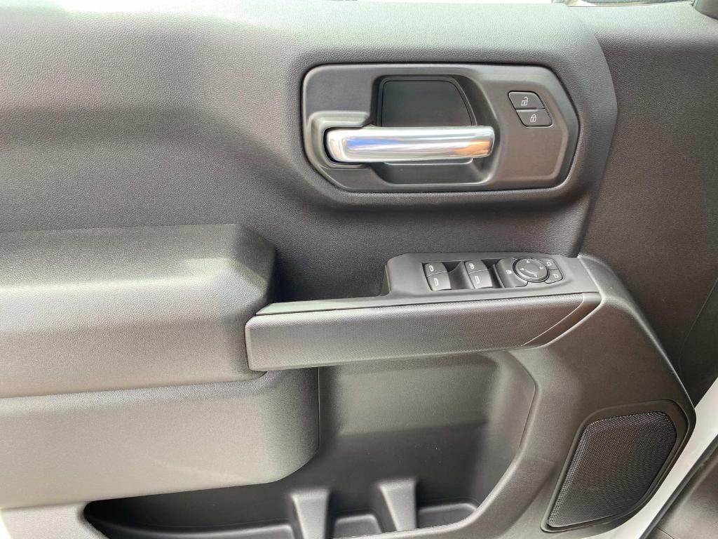 new 2025 GMC Sierra 1500 car, priced at $47,695