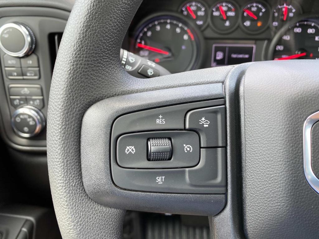 new 2025 GMC Sierra 1500 car, priced at $47,695