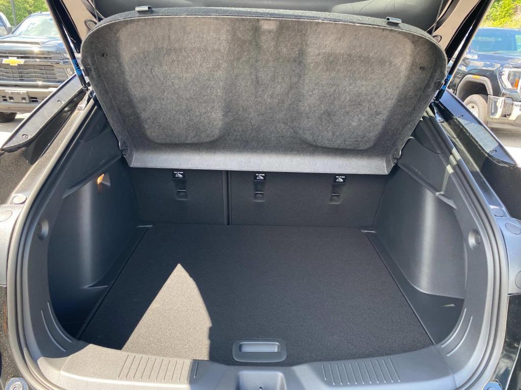 new 2025 Buick Envista car, priced at $27,530