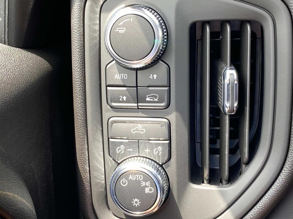 new 2025 GMC Sierra 1500 car, priced at $47,695