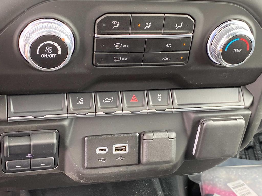 new 2025 GMC Sierra 3500 car, priced at $60,183