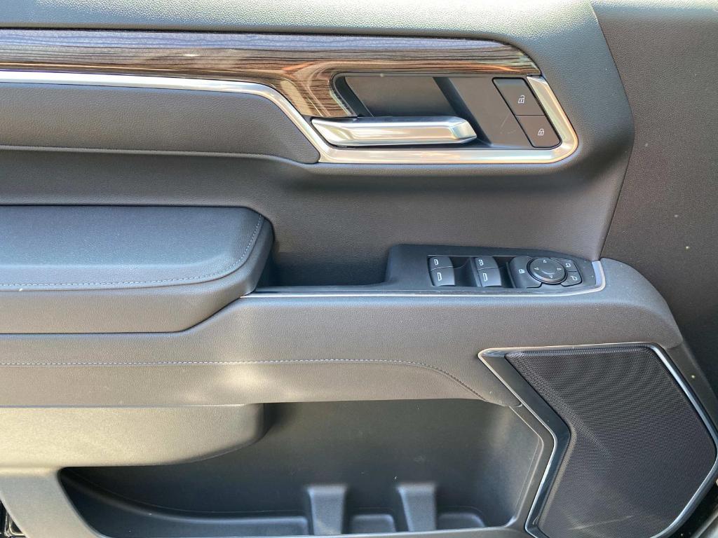 new 2025 Chevrolet Silverado 1500 car, priced at $55,595