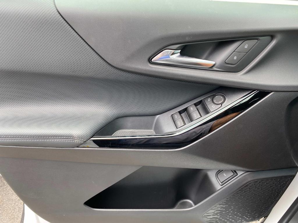 new 2026 Chevrolet Equinox car, priced at $34,045