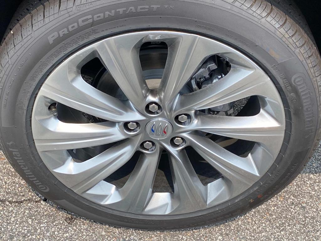 new 2025 Buick Envista car, priced at $31,835