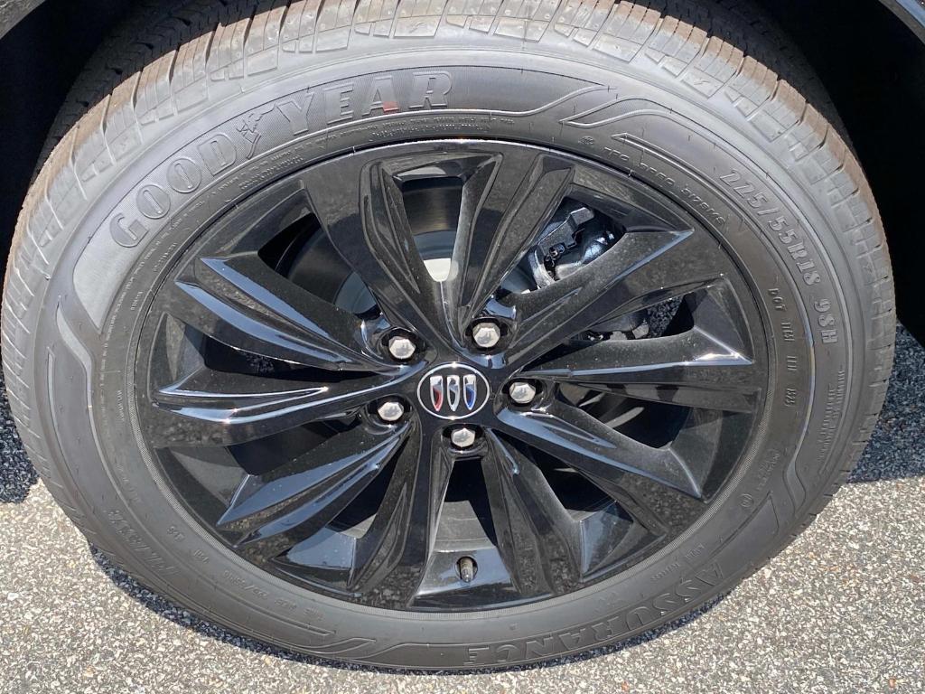 new 2025 Buick Envista car, priced at $28,930