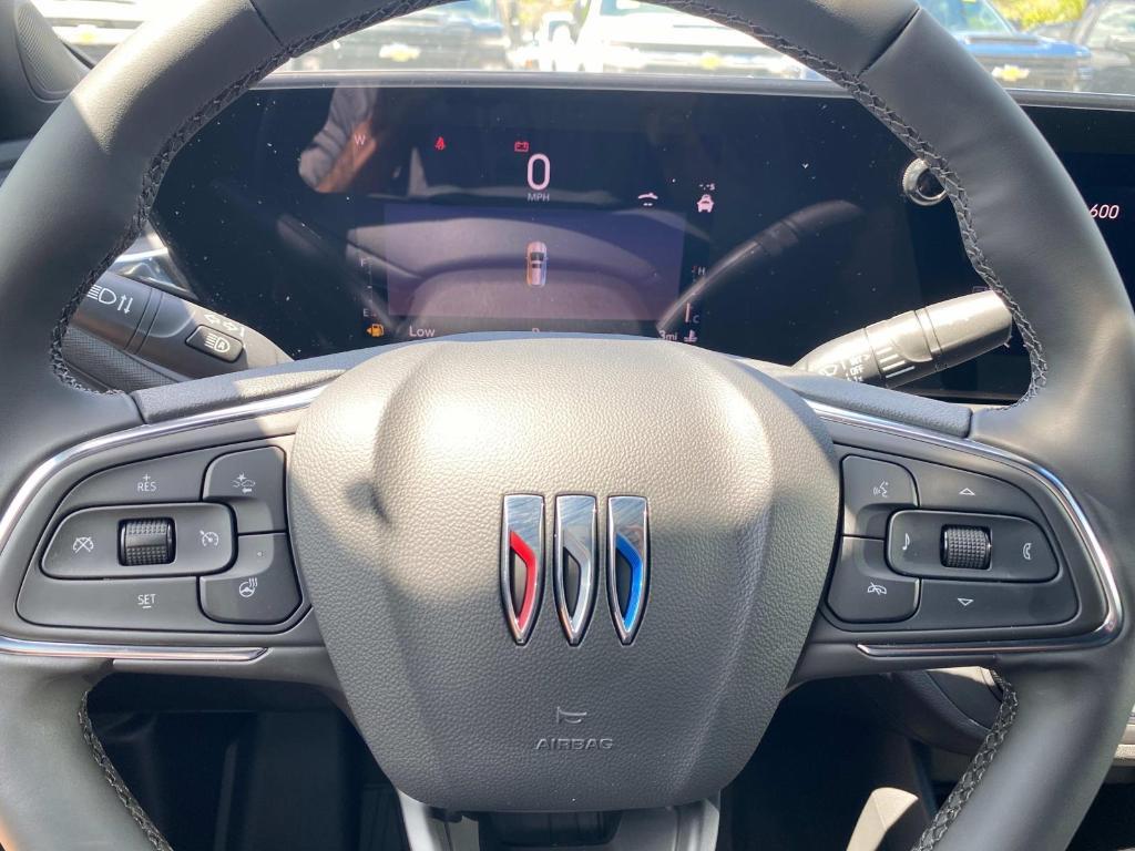 new 2025 Buick Envista car, priced at $27,530