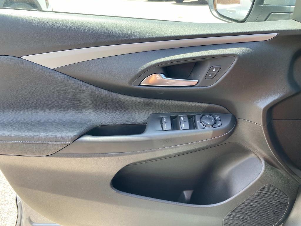 new 2025 Buick Envista car, priced at $27,530