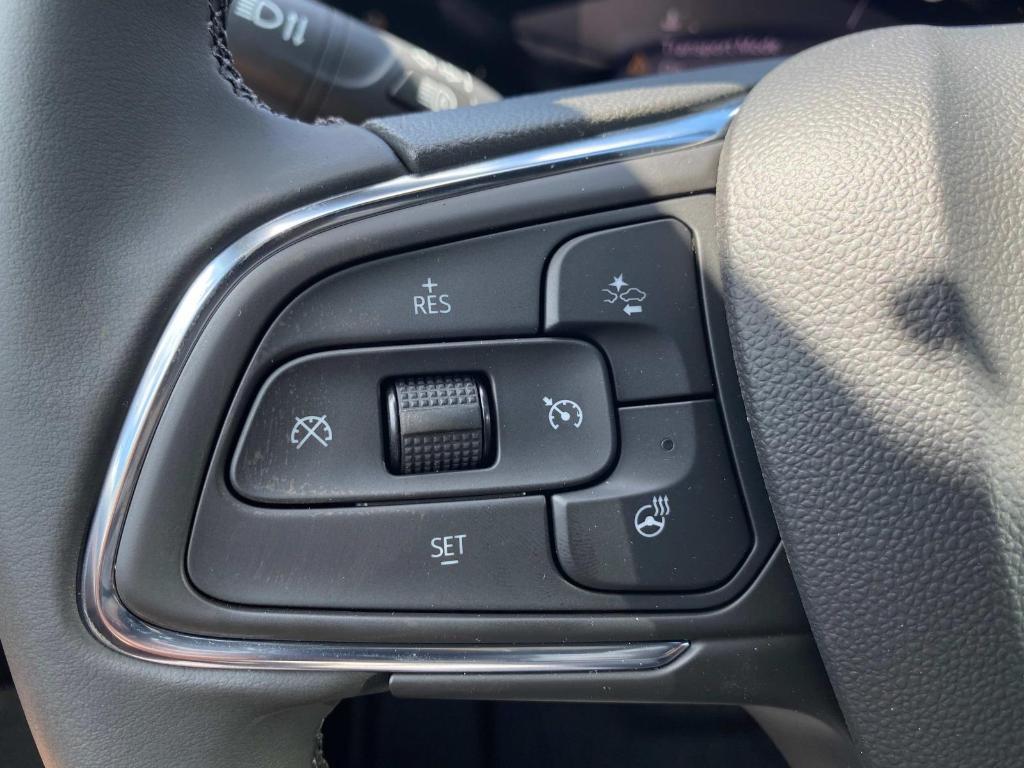 new 2025 Buick Envista car, priced at $27,530