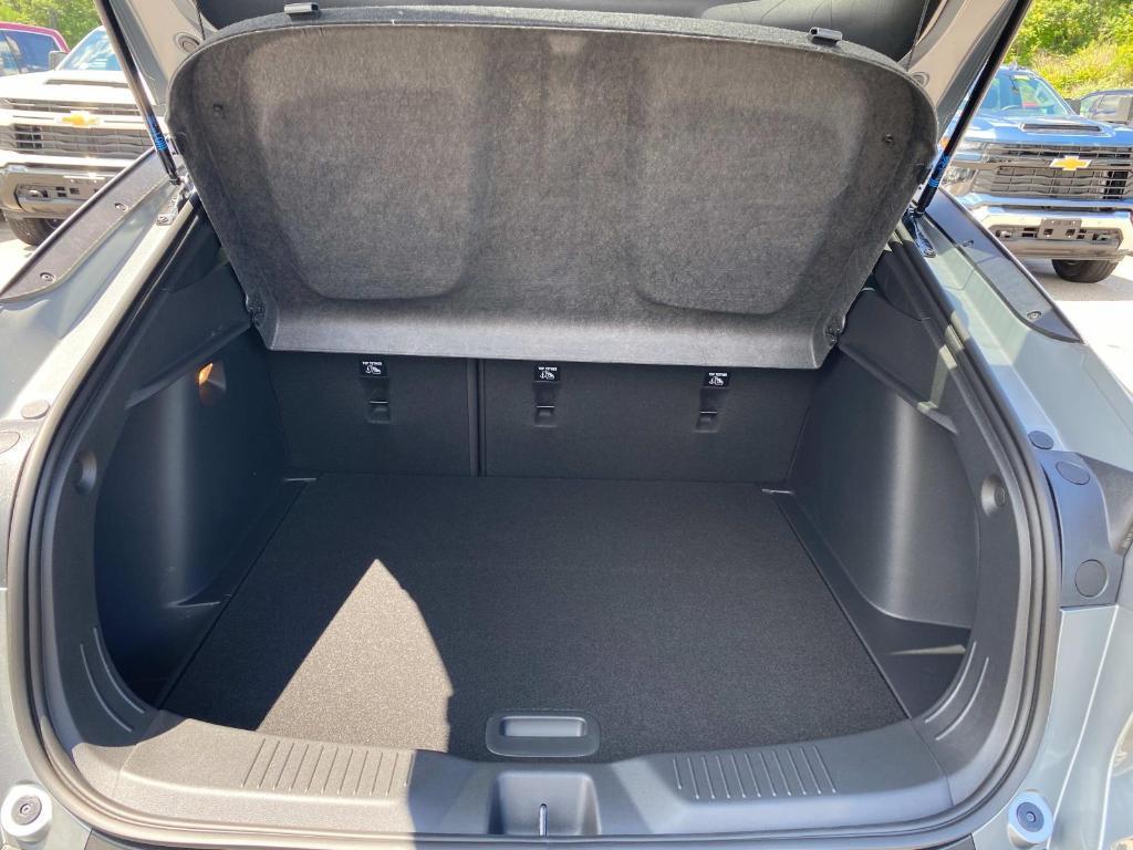 new 2025 Buick Envista car, priced at $27,530