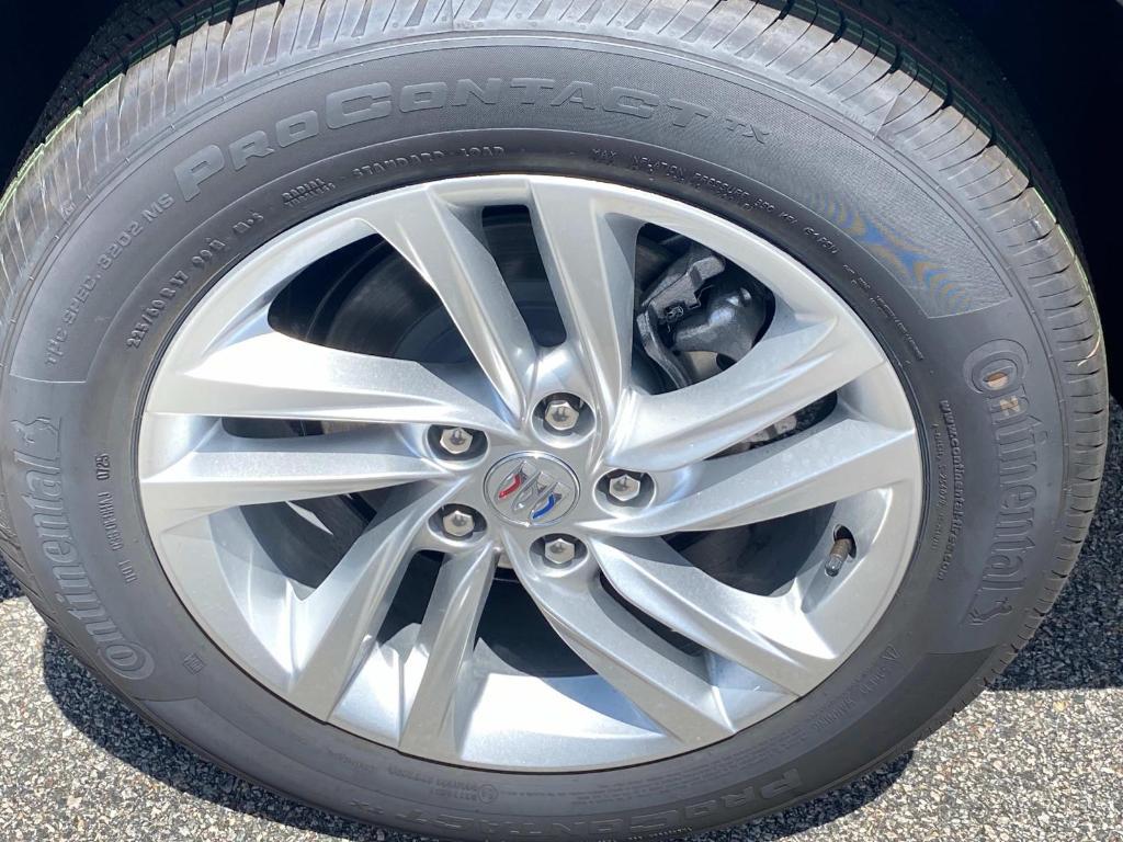 new 2025 Buick Envista car, priced at $27,530