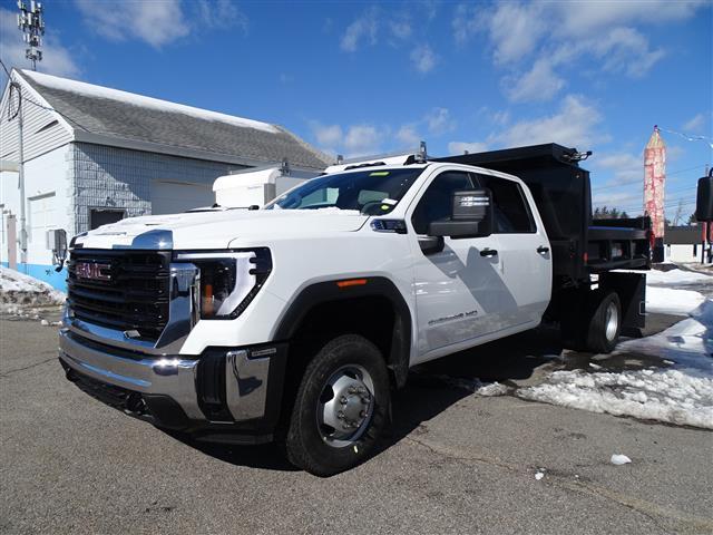 new 2025 GMC Sierra 3500 car, priced at $57,718