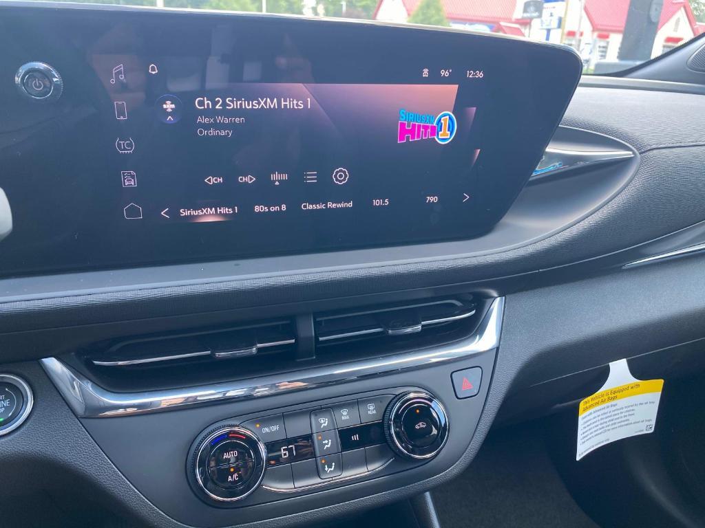 new 2025 Buick Envista car, priced at $25,445