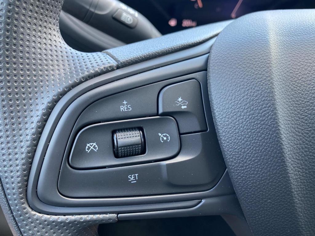 new 2025 Buick Envista car, priced at $25,445