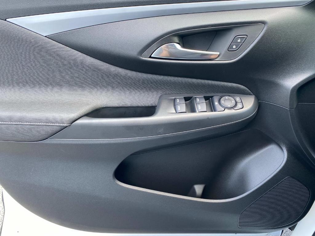 new 2025 Buick Envista car, priced at $25,445