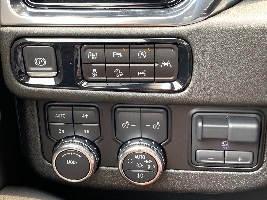 new 2025 GMC Yukon XL car, priced at $97,075