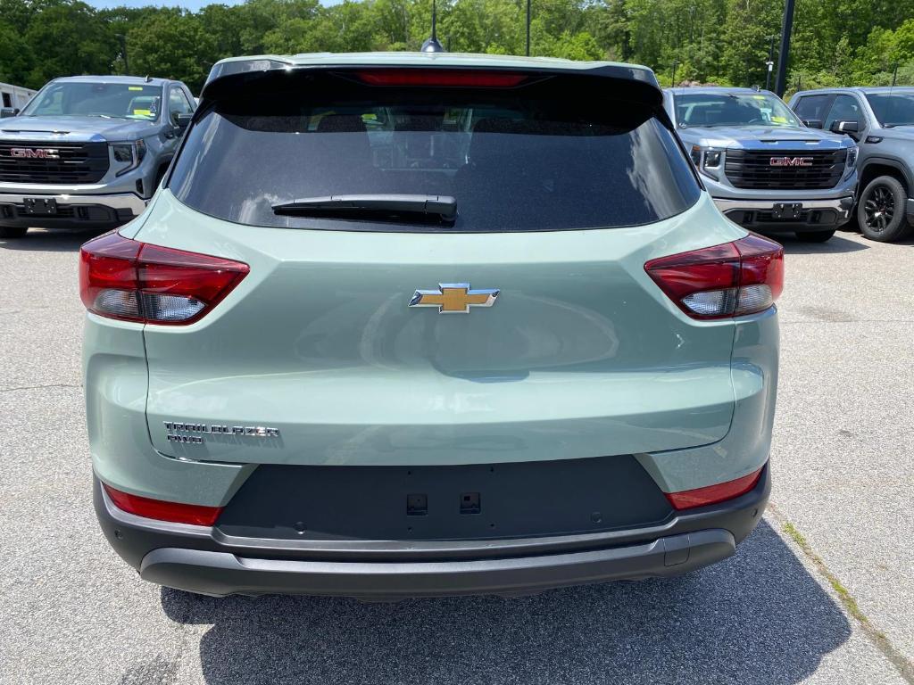 new 2025 Chevrolet TrailBlazer car, priced at $27,760