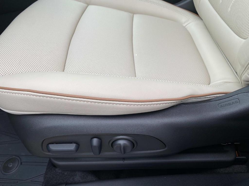 new 2025 Buick Encore GX car, priced at $36,285