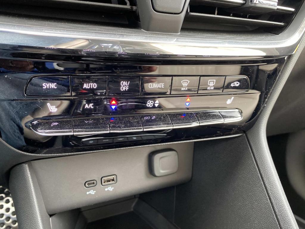 new 2025 Buick Encore GX car, priced at $36,285
