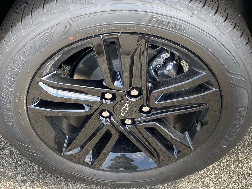 new 2025 Chevrolet Trax car, priced at $26,955