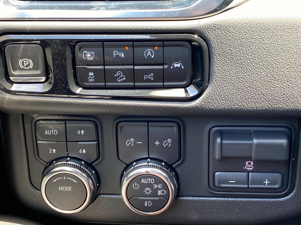 new 2025 GMC Yukon XL car, priced at $80,629