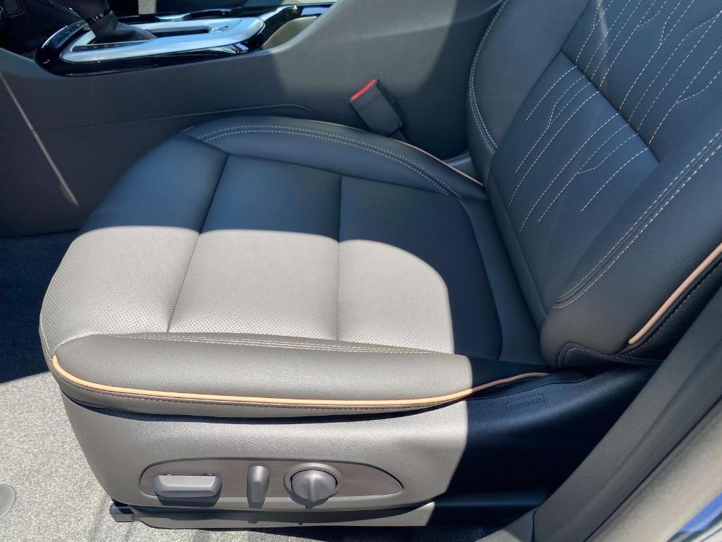 new 2025 Buick Envista car, priced at $31,835