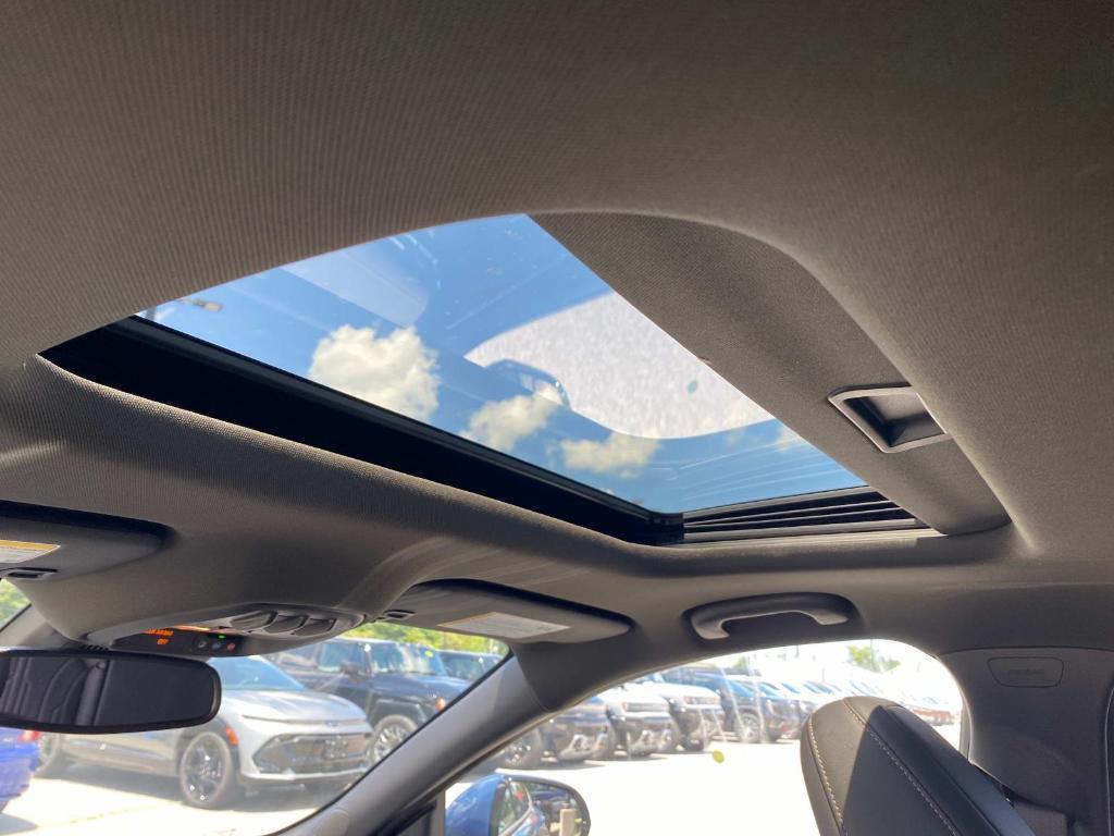 new 2025 Buick Envista car, priced at $31,835
