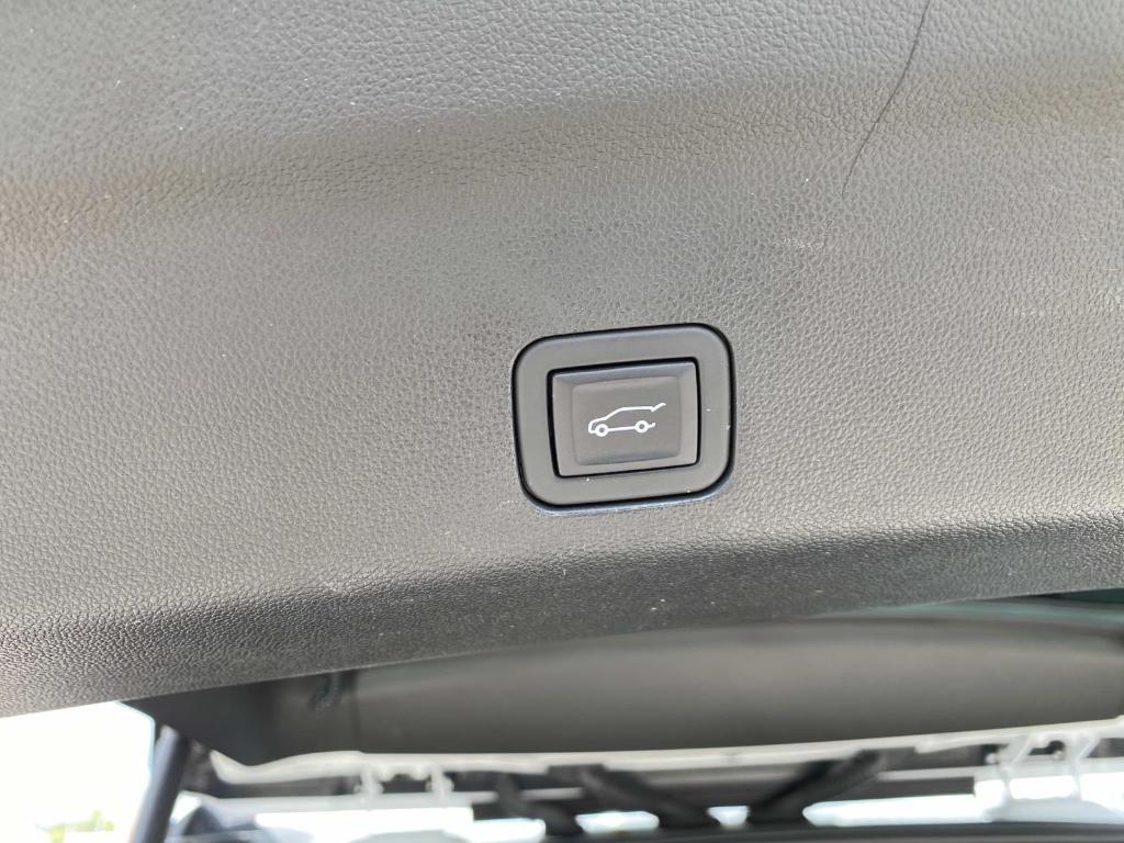 used 2023 GMC Yukon XL car, priced at $89,900
