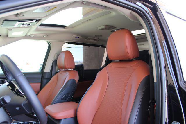 used 2024 Kia Carnival car, priced at $43,701