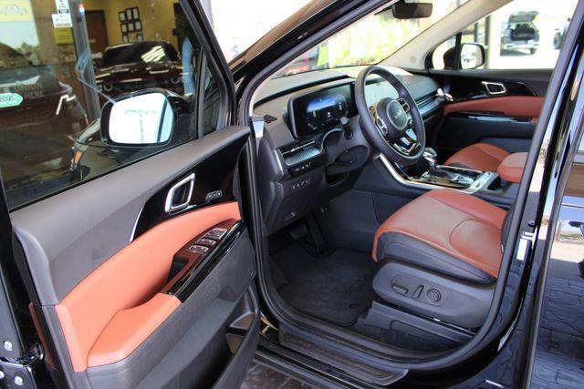 used 2024 Kia Carnival car, priced at $43,701