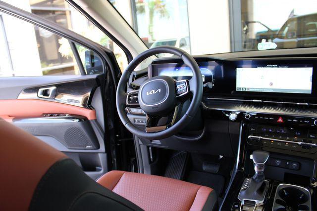 used 2024 Kia Carnival car, priced at $43,701
