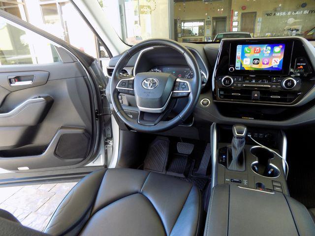 used 2023 Toyota Highlander car, priced at $39,995