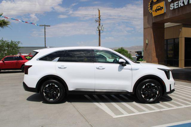 used 2024 Kia Sorento car, priced at $30,714