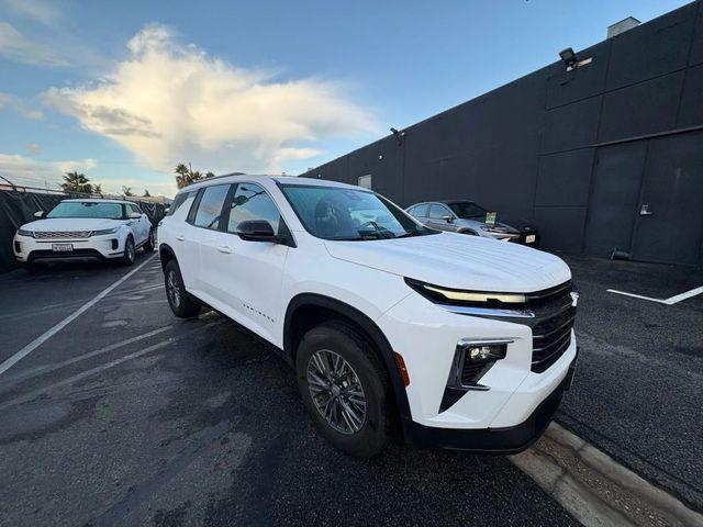used 2025 Chevrolet Traverse car, priced at $37,615