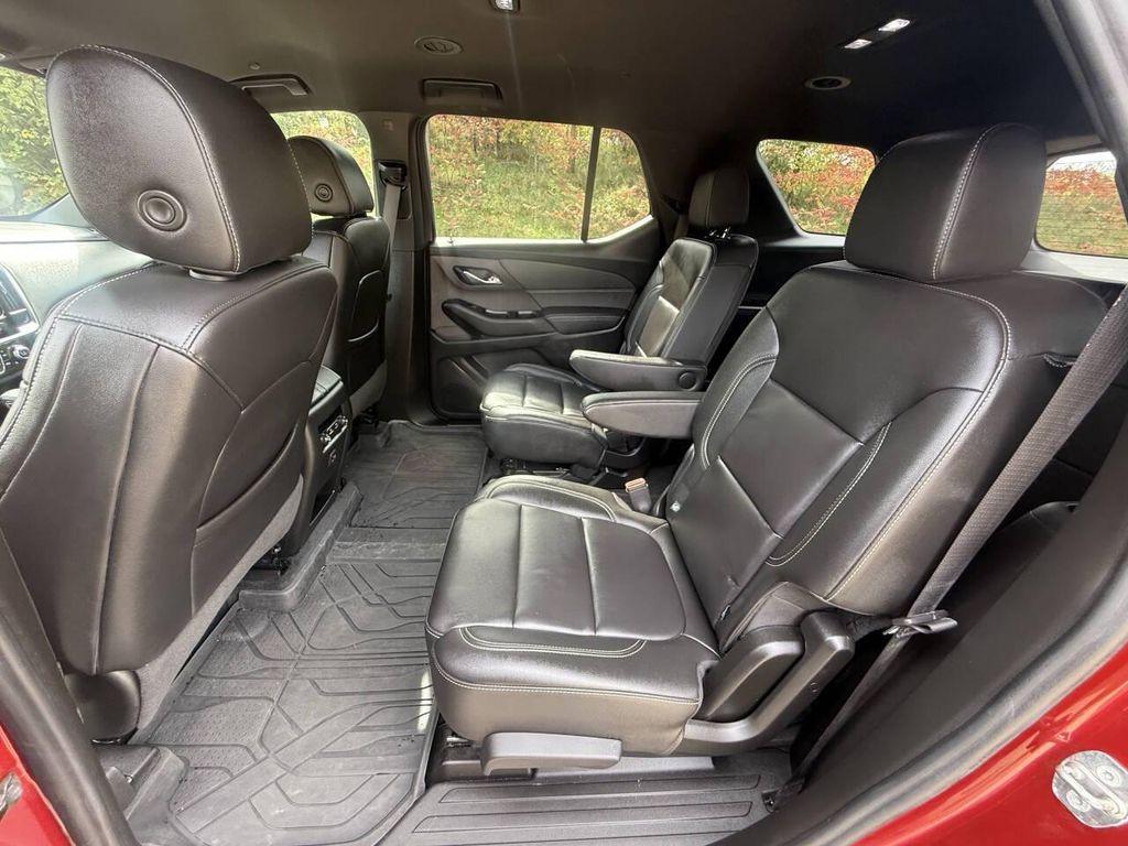 used 2023 Chevrolet Traverse car, priced at $27,999