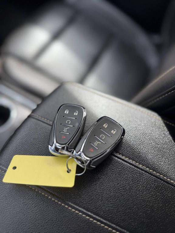 used 2023 Chevrolet Traverse car, priced at $27,999