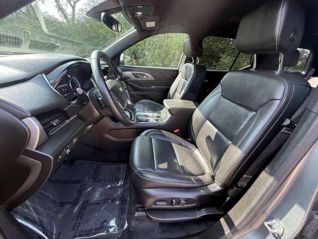used 2023 Chevrolet Traverse car, priced at $27,499