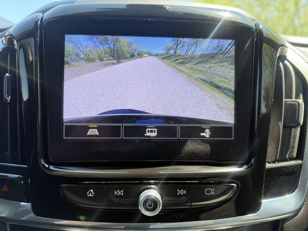 used 2022 Chevrolet Traverse car, priced at $24,499