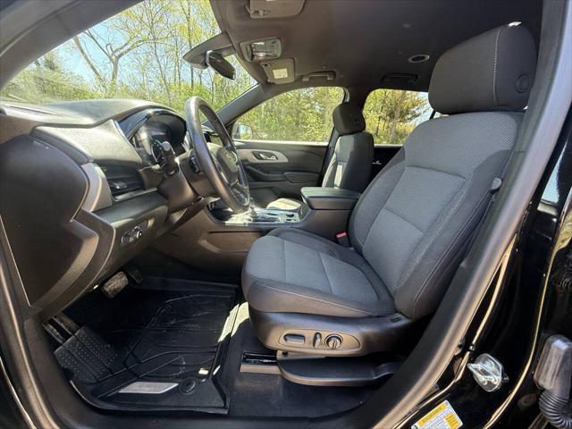used 2022 Chevrolet Traverse car, priced at $26,499