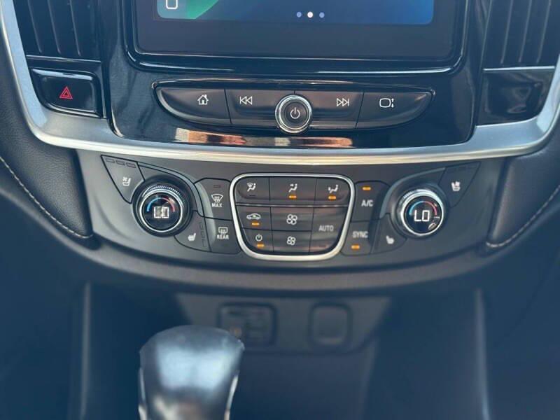 used 2022 Chevrolet Traverse car, priced at $32,499