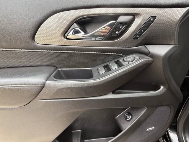 used 2022 Chevrolet Traverse car, priced at $34,499
