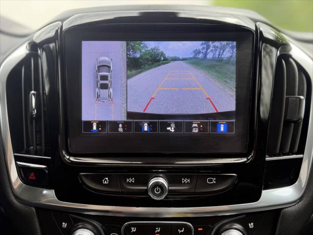 used 2022 Chevrolet Traverse car, priced at $34,499