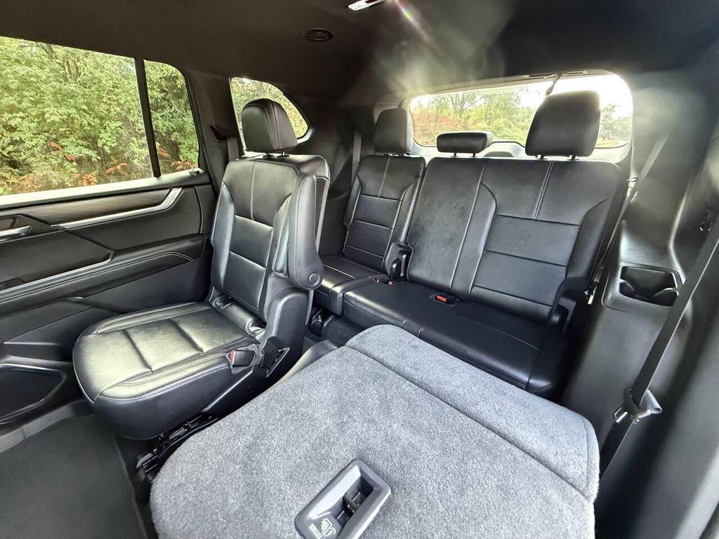 used 2024 GMC Acadia car, priced at $34,999