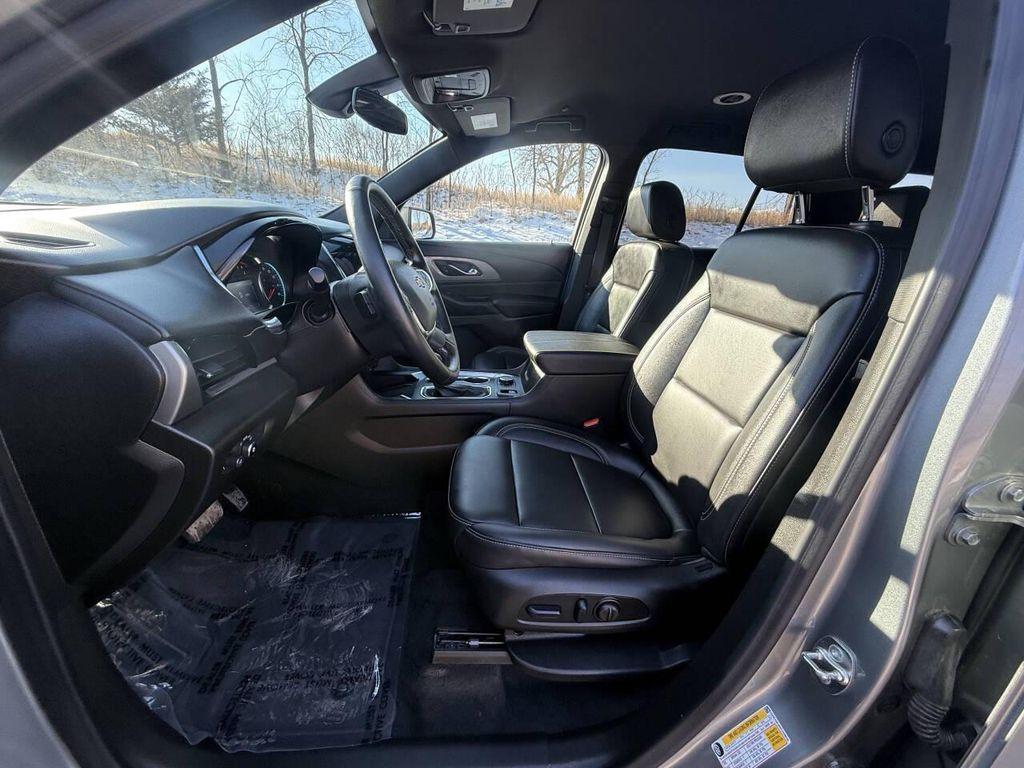 used 2023 Chevrolet Traverse car, priced at $27,799