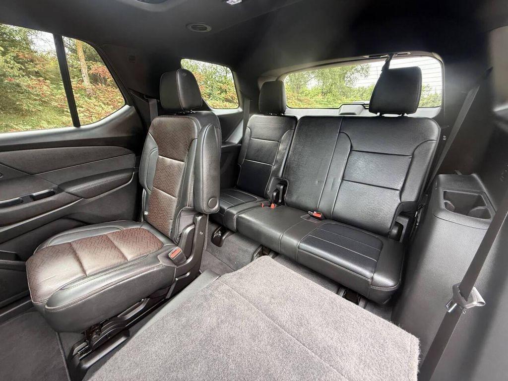 used 2022 Chevrolet Traverse car, priced at $33,999