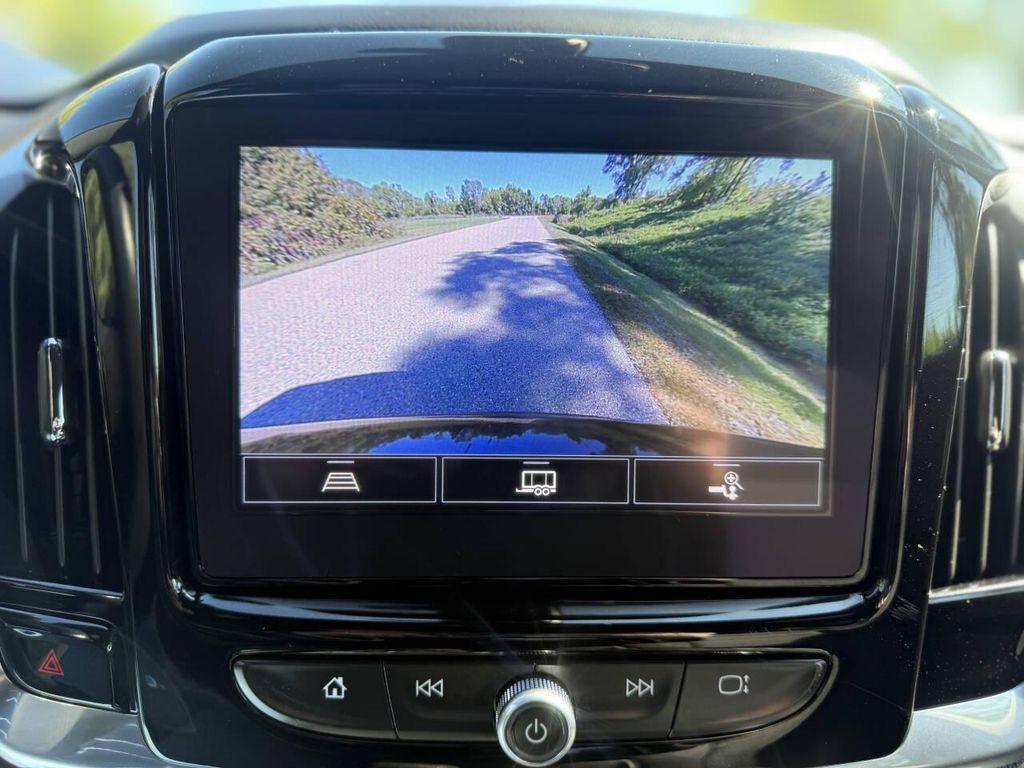 used 2022 Chevrolet Traverse car, priced at $22,999