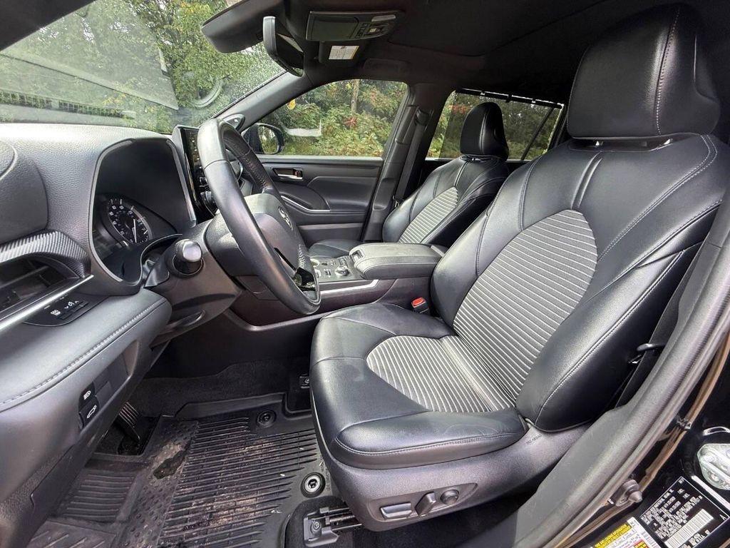 used 2021 Toyota Highlander car, priced at $28,999