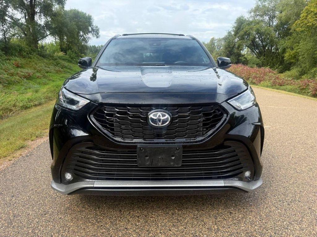 used 2021 Toyota Highlander car, priced at $28,999