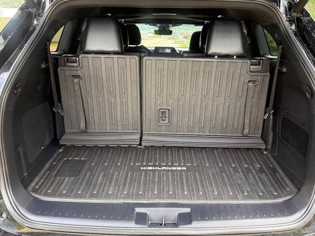 used 2021 Toyota Highlander car, priced at $28,999